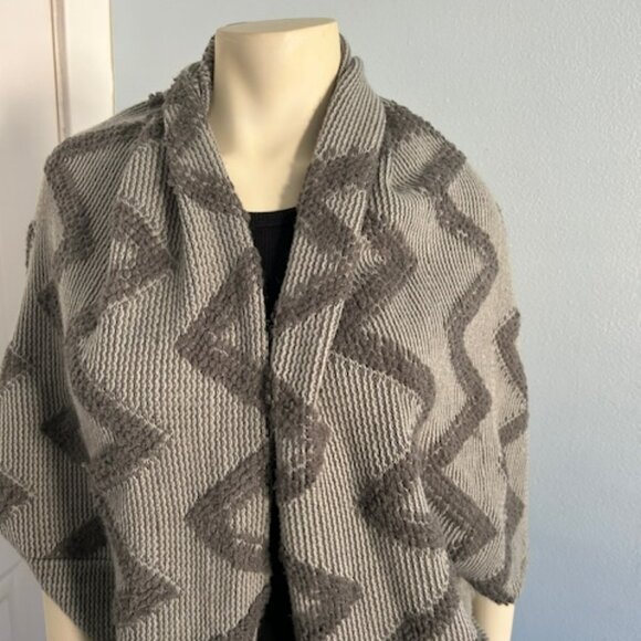Madison 88 Grey Acrylic Sweater Wrap, One Size - Picture 2 of 5